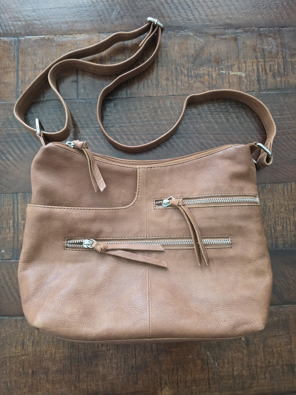Everyday Tan Leather Crossbody with Front Zip Pockets